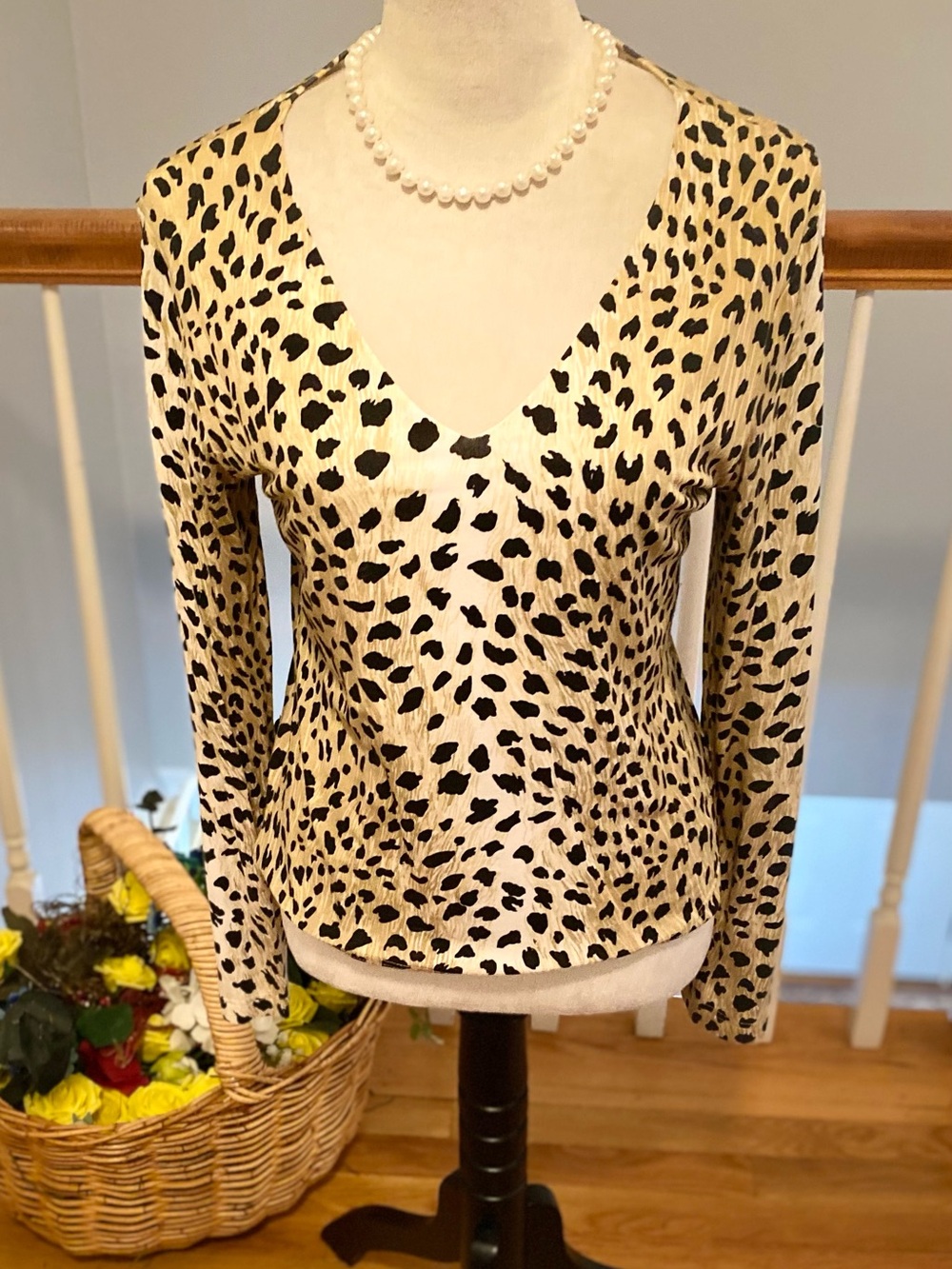 Grace Elements Leopard Spot V-Neck Long Sleeve Top - Cream & Black size medium